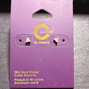 (NWT) Claire's Luxe 18kt Gold Plated Triangle Stud Earrings